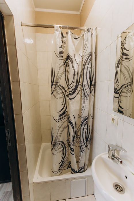 Затишна квартира біля Жд вокзалу(100метрів)