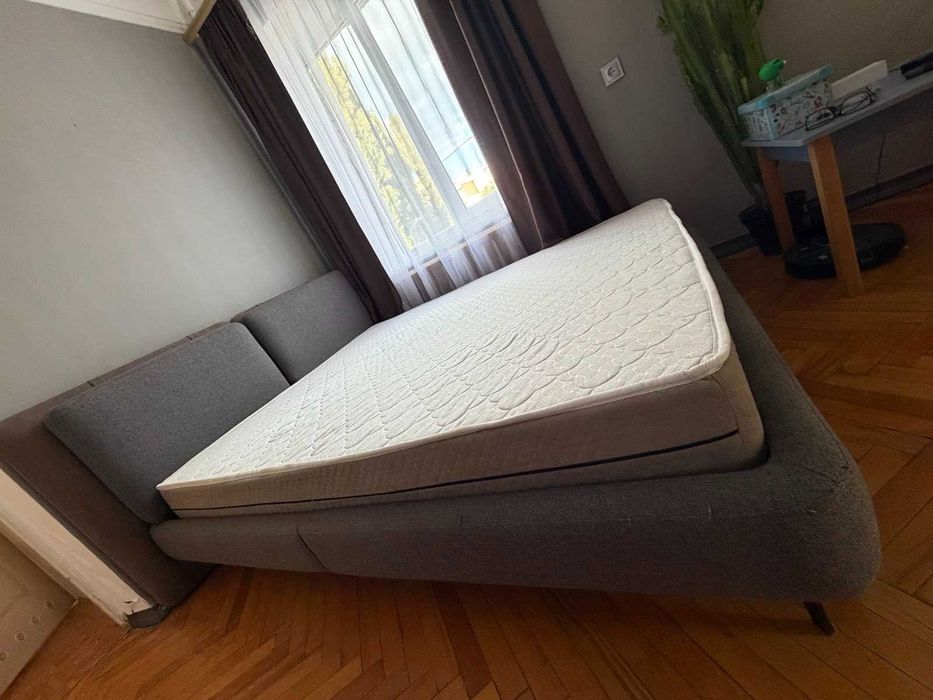 Терміново продаю ліжко у відмінному стані, разом з матрацом.