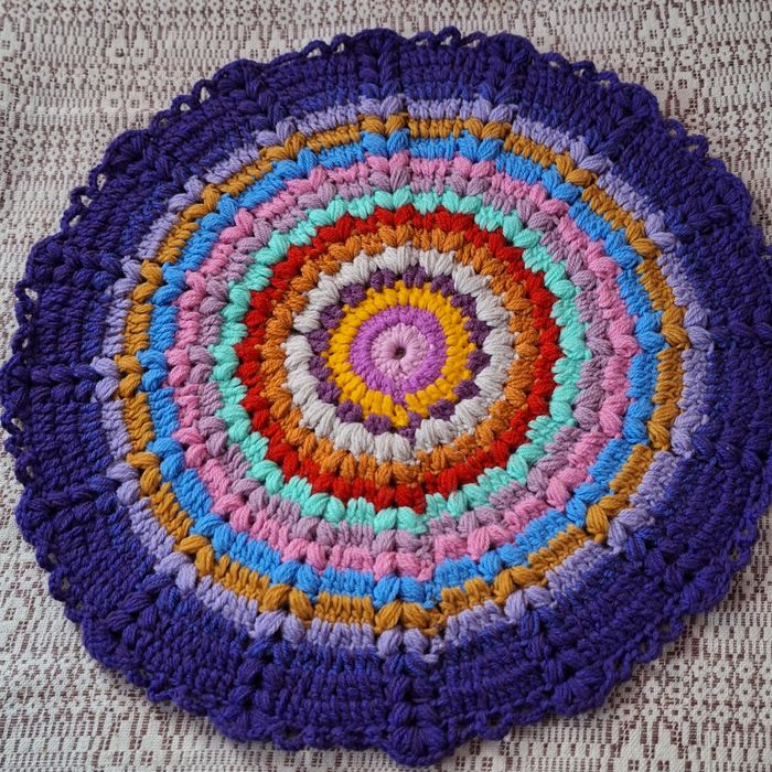 Коврики ручної роботи, зв'язані  гачком