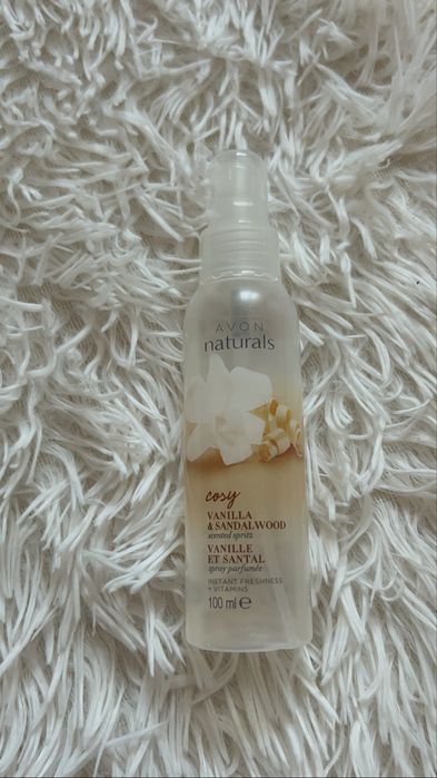 Mgiełka do ciała Avon naturals