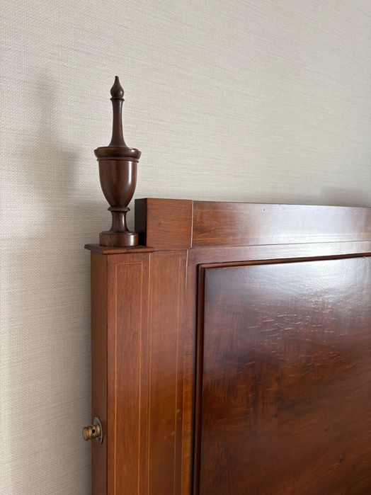 Conjunta cama e mesinhas de cabeceira