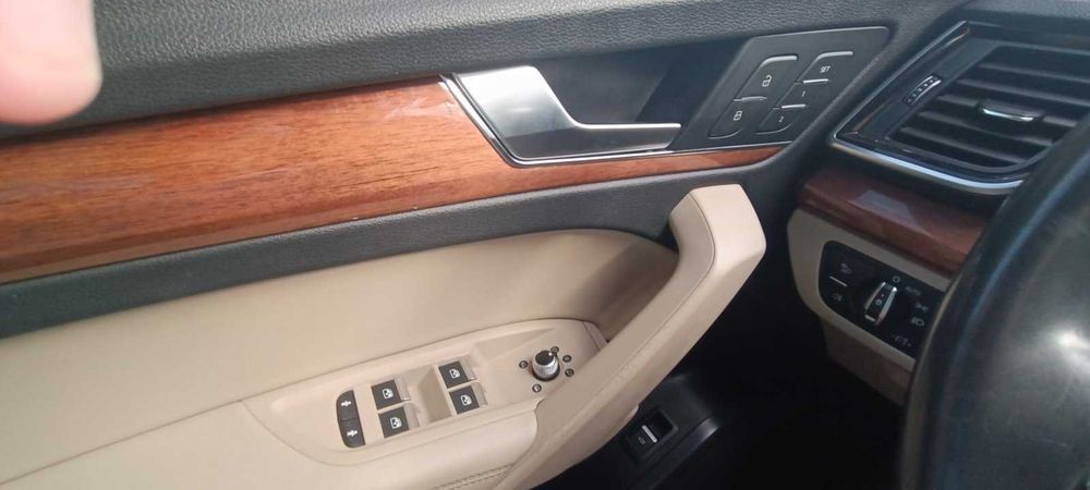 Audi Q5 2021 VIN WA1BAAFY2M2008226 фото оголошення 13 з 24