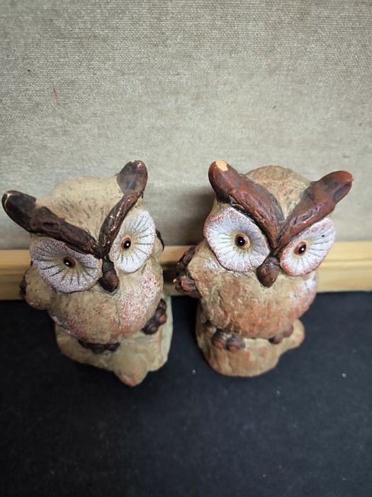 2 Mochos decorativos em barro