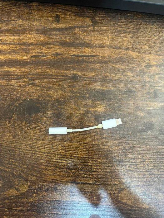 Apple Lightning to 3.5mm Headphone Jack Adapter (Перехідник для підключення Apple)