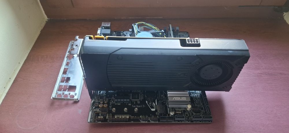Płyta głowna  z procesorem I5 7600,  8gb RAM , GTX 760 ,asus b250m