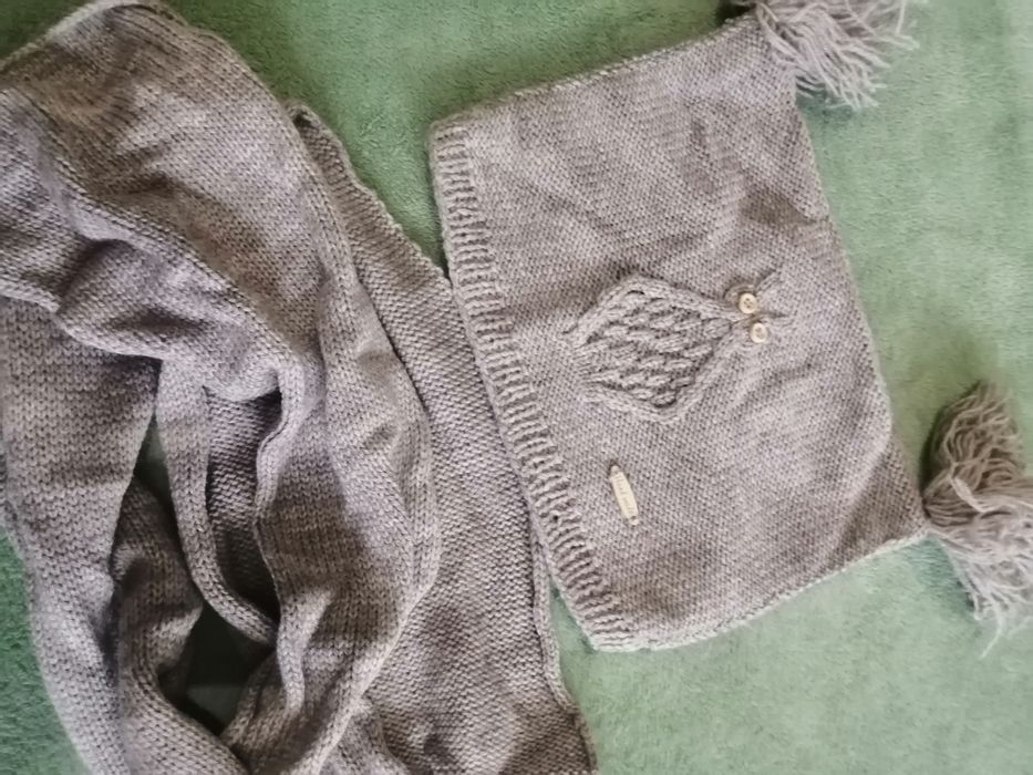 Продам новую весеннюю шапочку и шарф ручной работы для детей