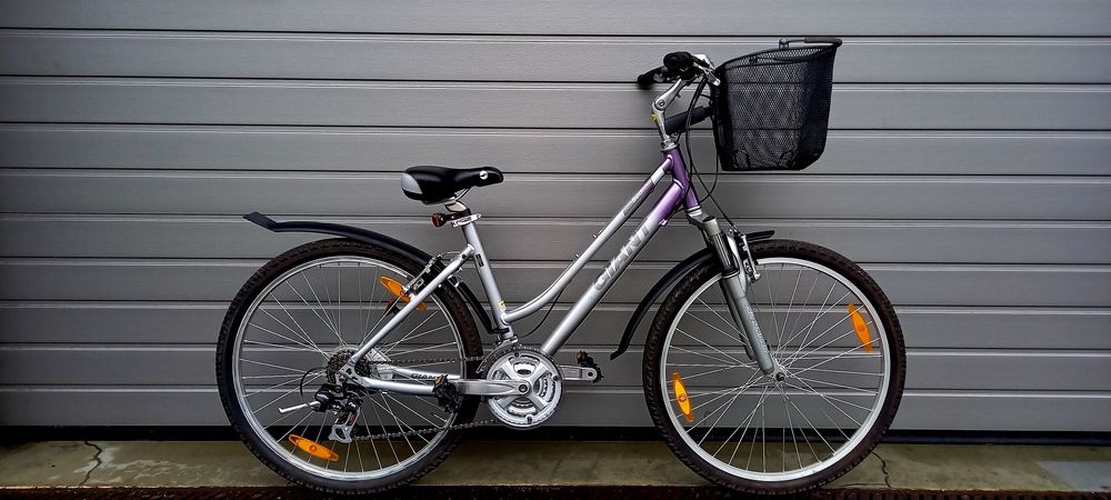 piekny damski mega WYGODNY wyposażony rower trekkingowy crossowy GIANT ALU 26 Jakość