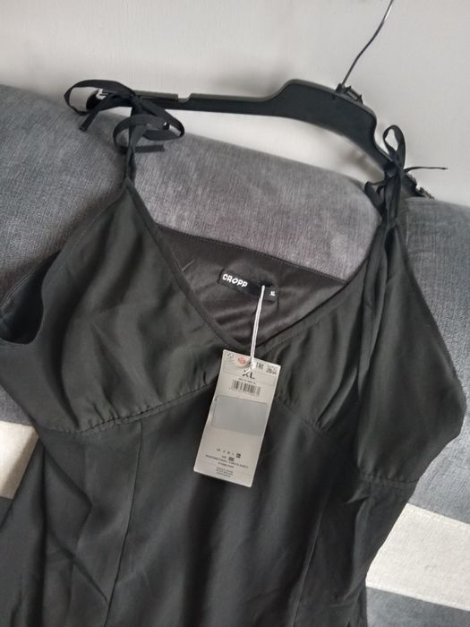 Elegancka sukienka czarna