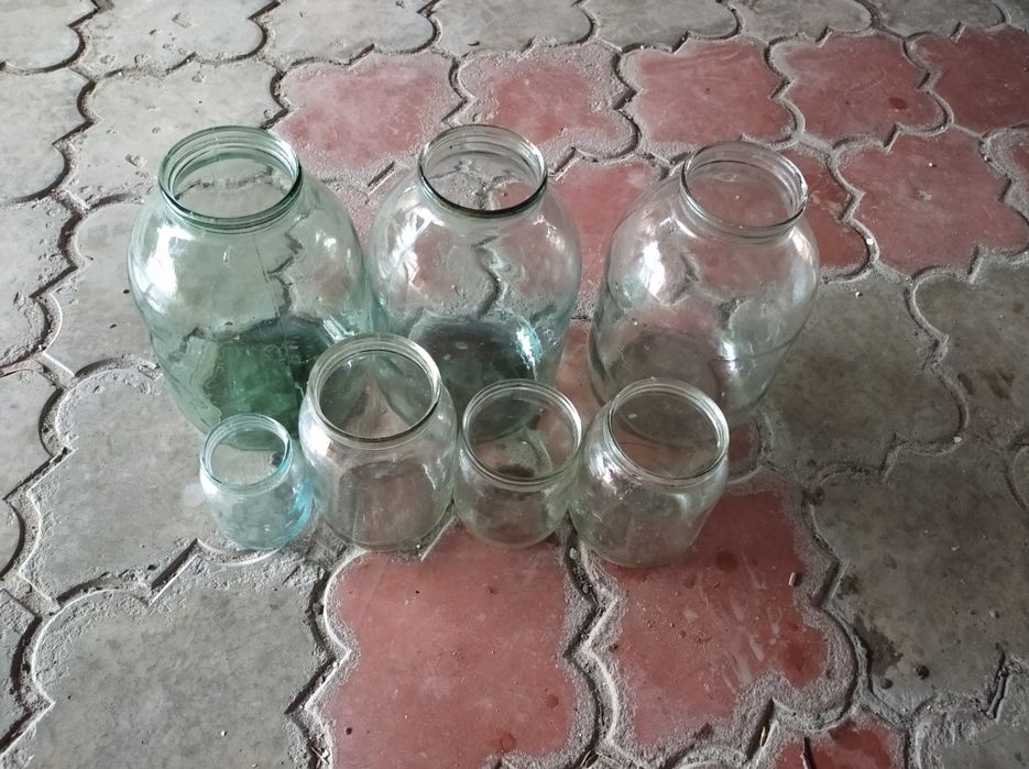 Продам банки закатка закрутка 3,2,1 и 1,5 л 0,7 0,5л и 50-330г Чистые
