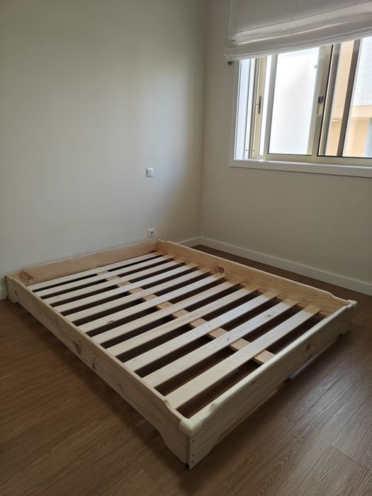 MENDI Cama de Casal de Chão
cama de casal de chão 140