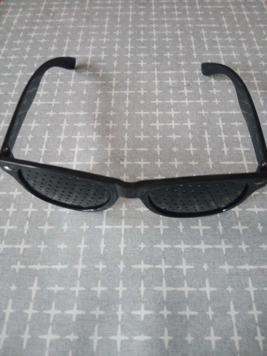 OKULARY AJURWEDYJSKIE okulary z dziurkami .