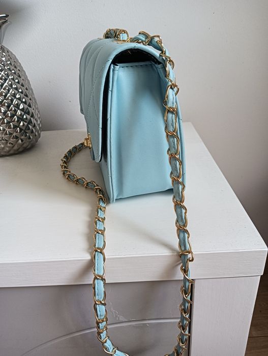 Mala azul com alça