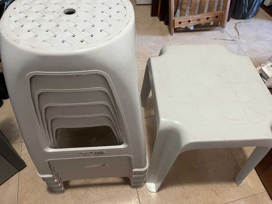 Mesa Ping Pong + armário interior + conjunto 5 bancos e mesinha plástico + tenda + 2 lâmpadas jardim + cavalete aluminio + 6 cxs Ikea + tampas madeira