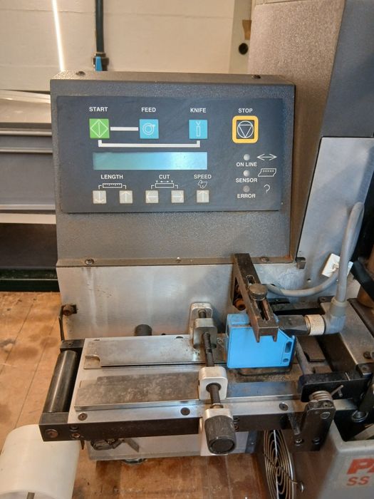 Maquina de itiquetas