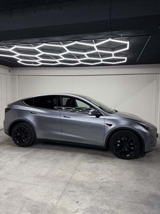 Tesla Model Y Long range dual motor