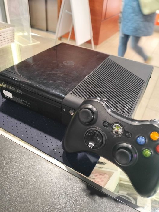 Konsola Xbox 360E + Kontroler Gwarancja 6msc