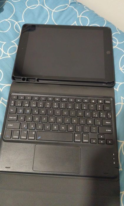 Ipad 8ª +OFERTA
Funcionamento rápido sem problemas
Inclui capa com teclado (não original Apple, mas prática e funcional)
Vendo com carregador orig