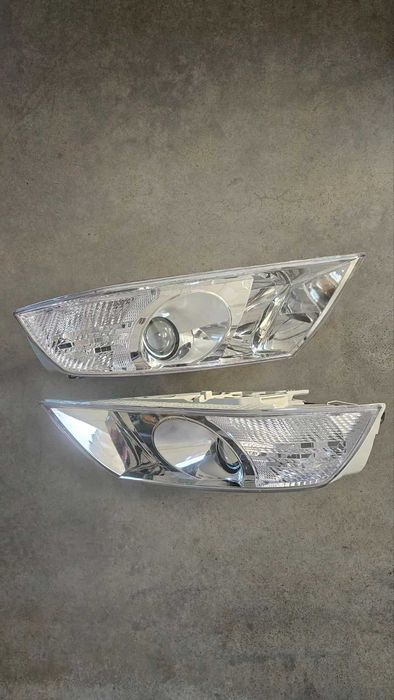 Фара на Skoda Octavia A5 Шкода Октавия А5