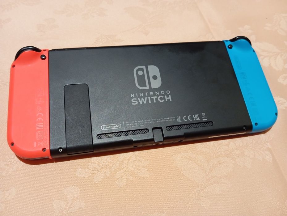 Consola Nintendo Switch + extras