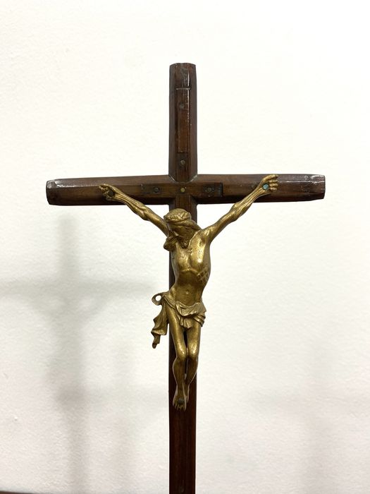Crucifixo de mesa.