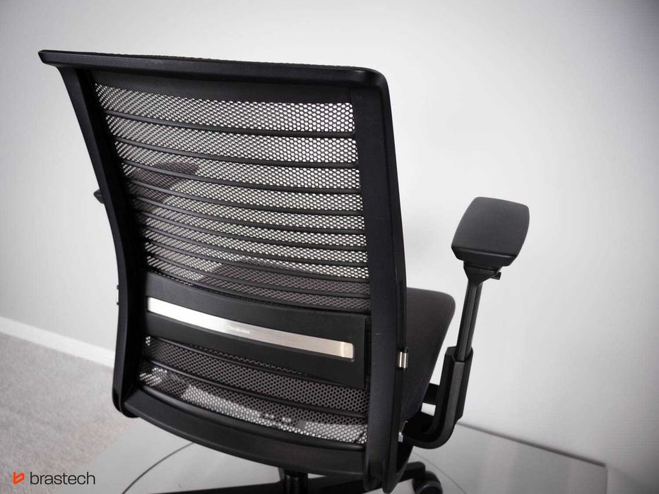 Fotel biurowy Steelcase Think V2