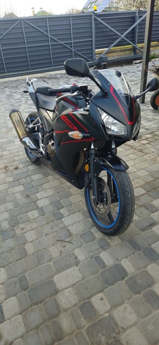 Продам мот HONDA CBR300R