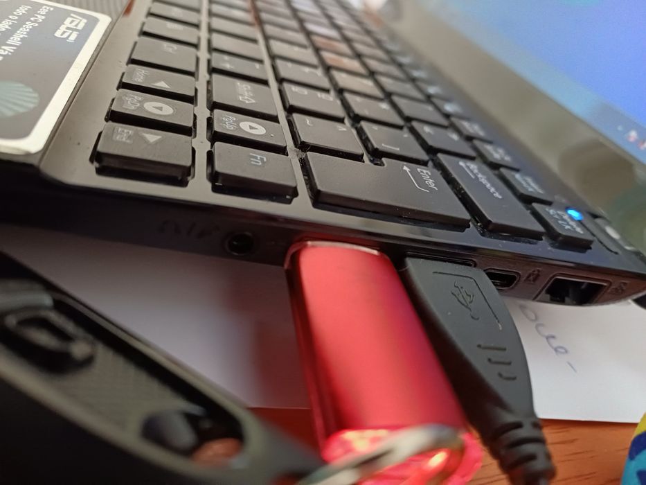 ASUS EeePc 1015 BX portátil