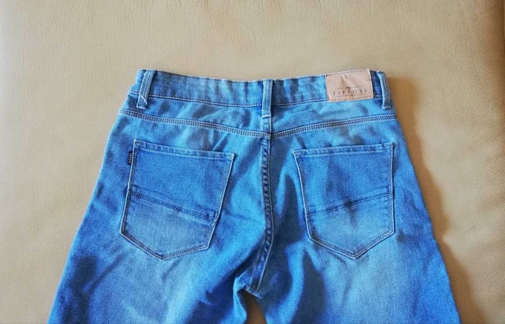 Calçao de ganga 12 anos Tiffosi + oferta calça desporto malha
