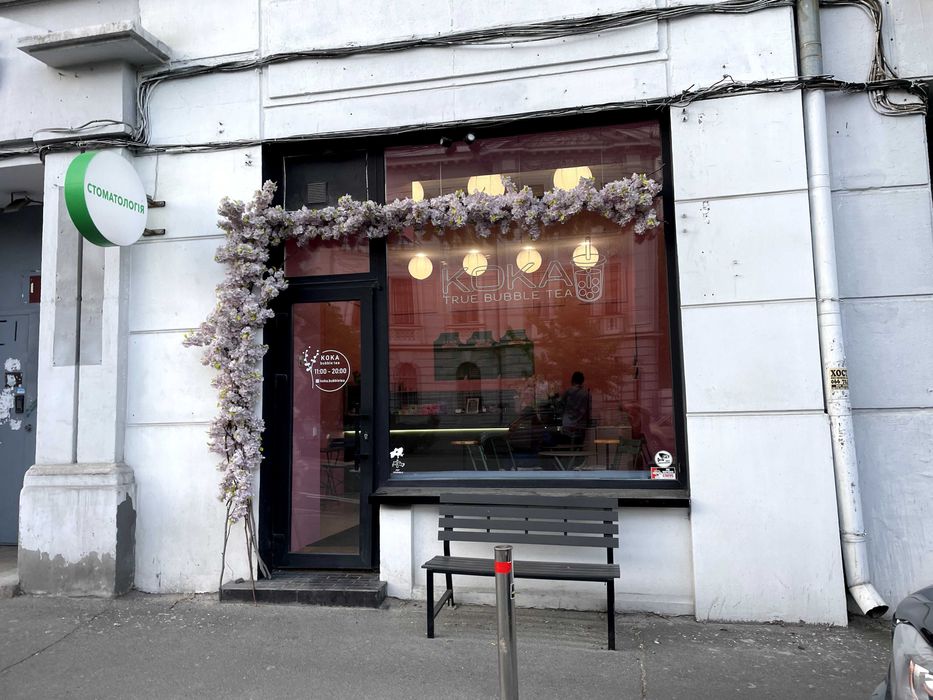 продам Саксаганского 58 нежилое помещение фасад 1-я линия