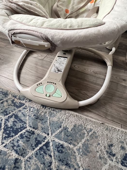 Leżaczek bujaczek hybrydowy huśtawka InGenuity Bright Starts