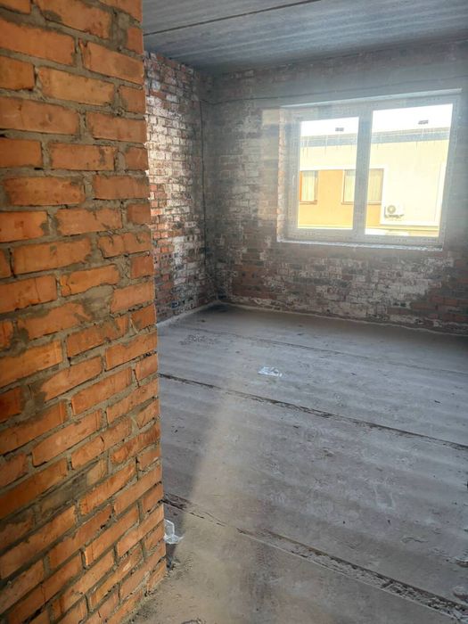 Котедж з усіма комунікаціями, велика площа Виставка! 42222