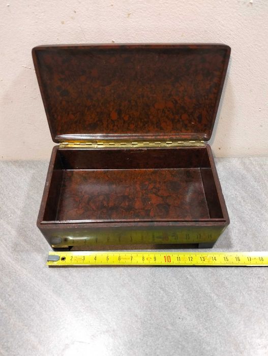 Szkatułka bakielitowa