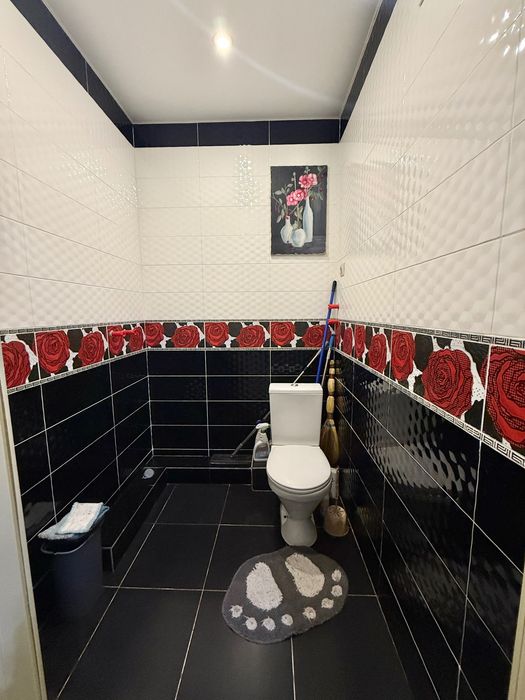 Довгострокова оренда великої двокімнатної квартири на Прорізній. Газ