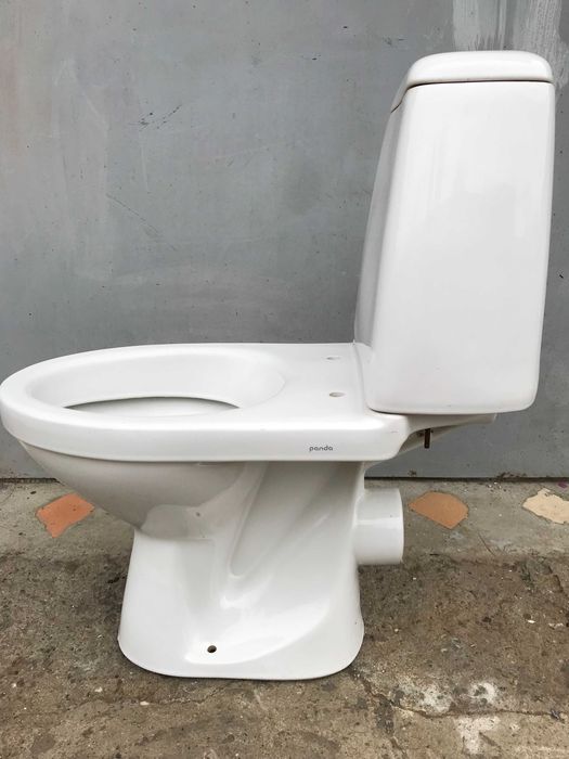 Продам унитаз с бачком