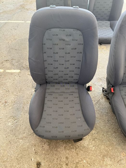 Bancos em tecido Seat Leon 1M