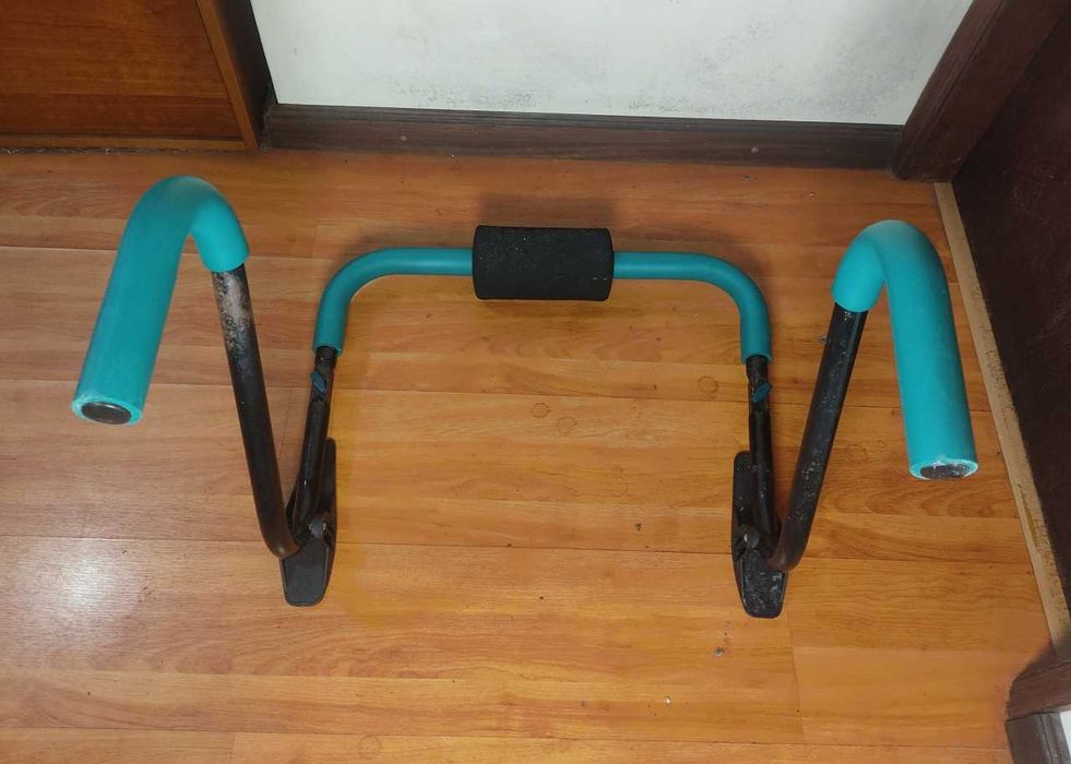 Aparelho de exercício de abdominais em casa