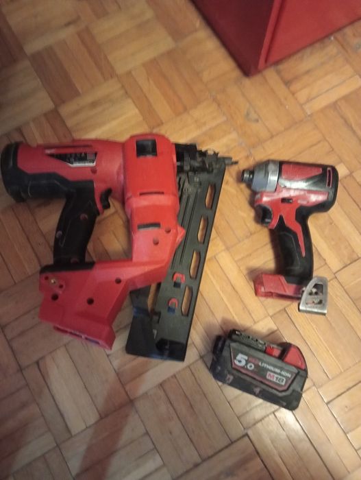 Gwoździarka + zakrętka Milwaukee + bateria sprawne