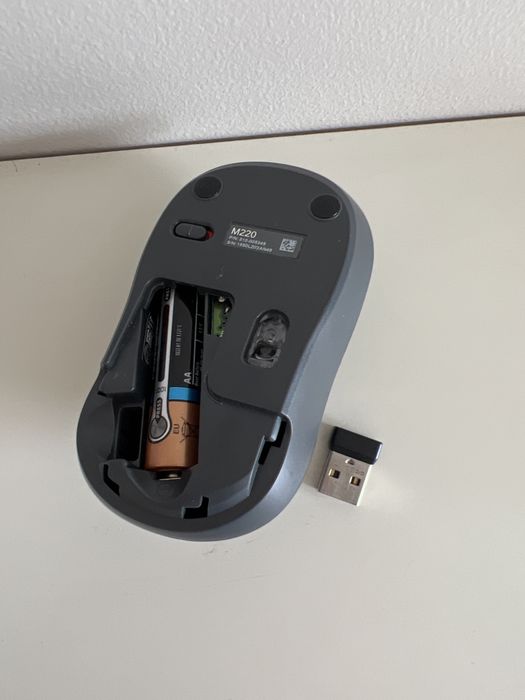 Rato Logitech M220