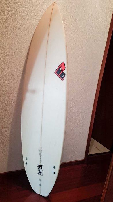 Prancha de Surf Usada em Excelente Estado – Ótima Oportunidade