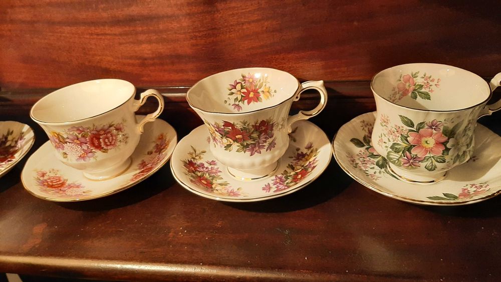 Conjunto de chávenas inglesas