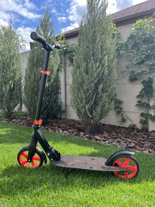 Самокат в чудовому стані