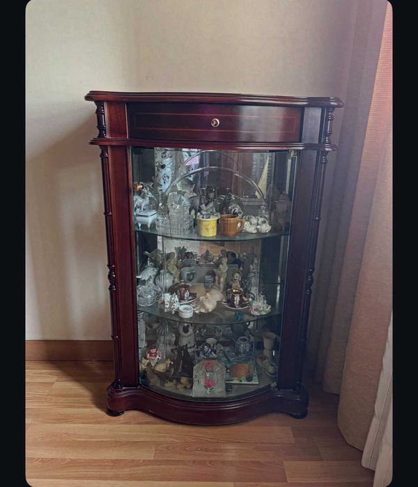 Cristaleira vitrina com gaveta e vidro curvo - 95x62cm