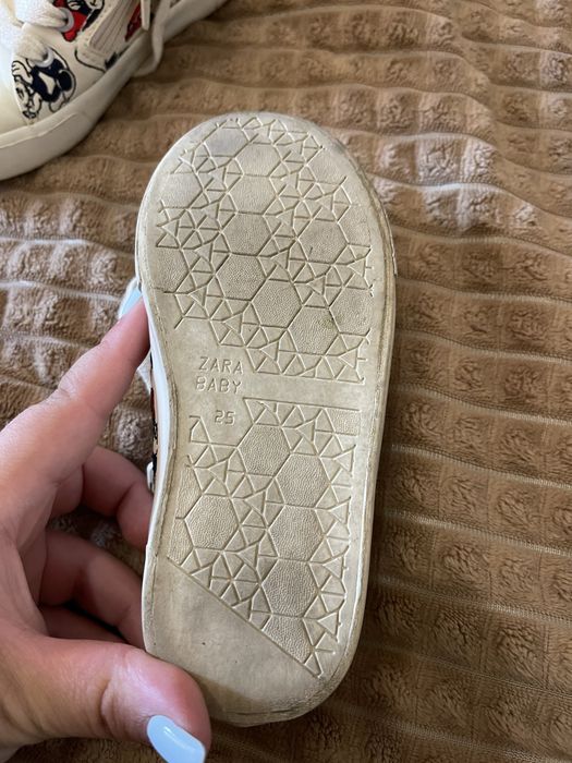 Кросовки Zara 25 размер