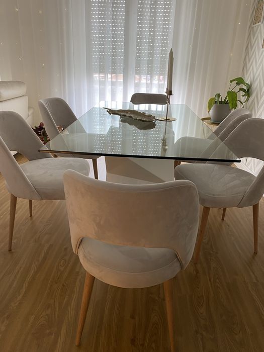 Mesa de Jantar de Vidro