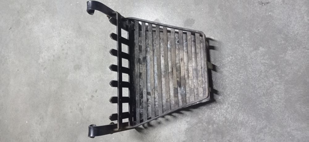 Grelha para lareira com tabuleiro