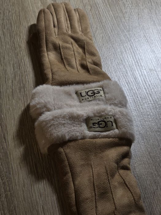 bezowe rękawiczki UGG