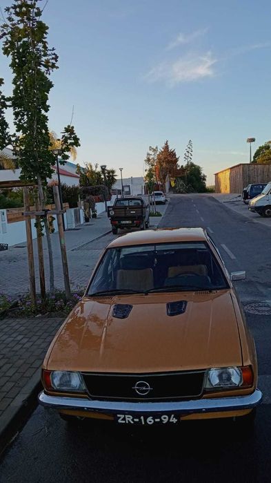 Opel Ascona de 76