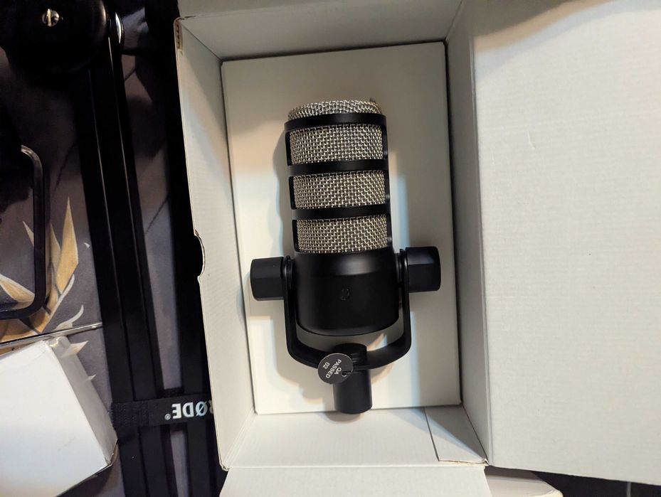 Комплект RODE PodMic Dynamic + PSA1 Studio Arm