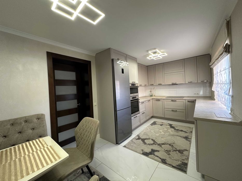 Продам сучасний напів особняк (дуплекс) з ремонтом в м.Тисмениця