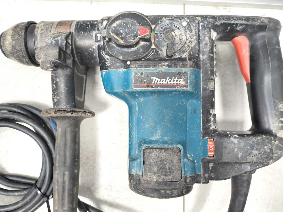 Młot udarowy  Makita HR3000C